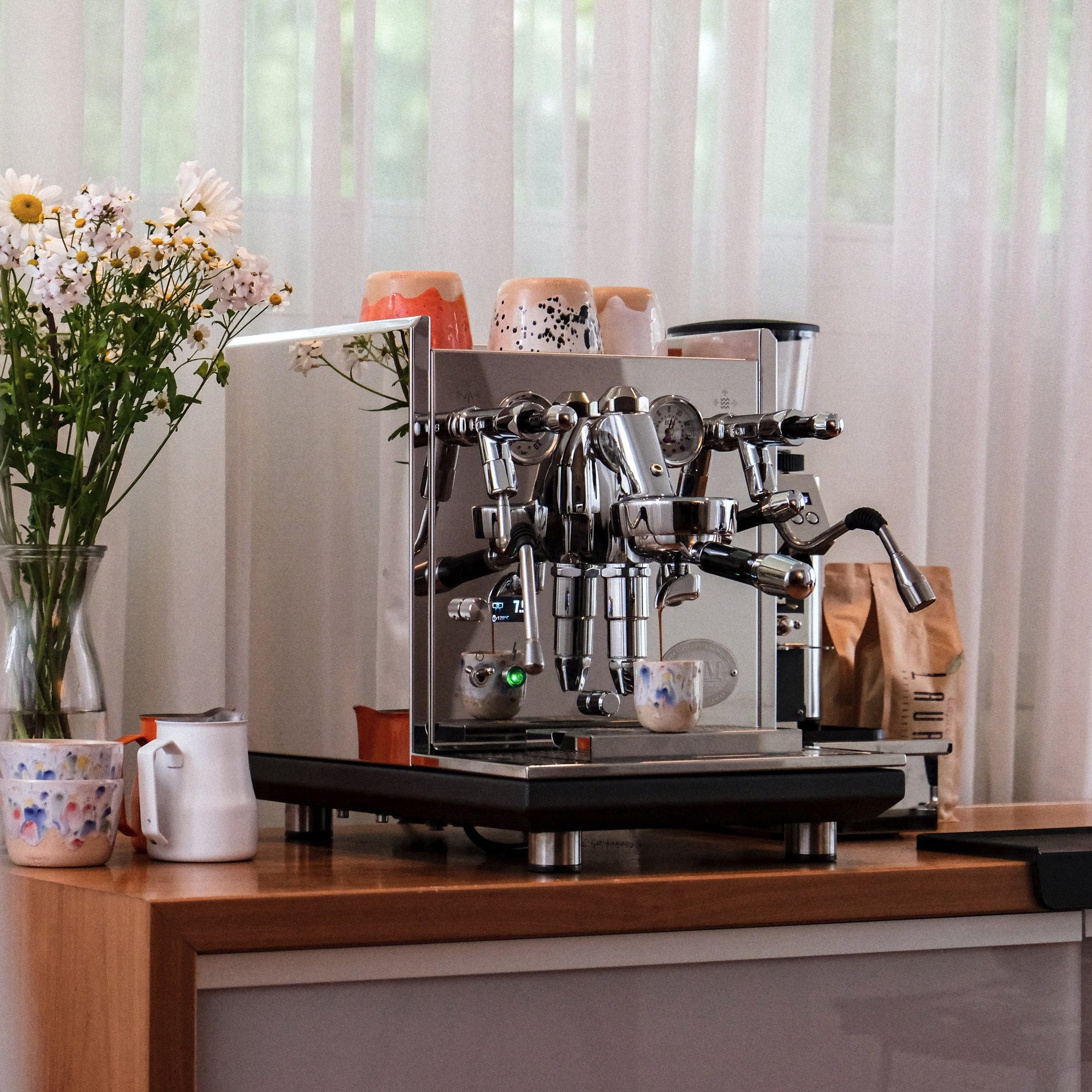 Blog cover: ECM Synchronika 2 vs Profitec Pro 700 Drive