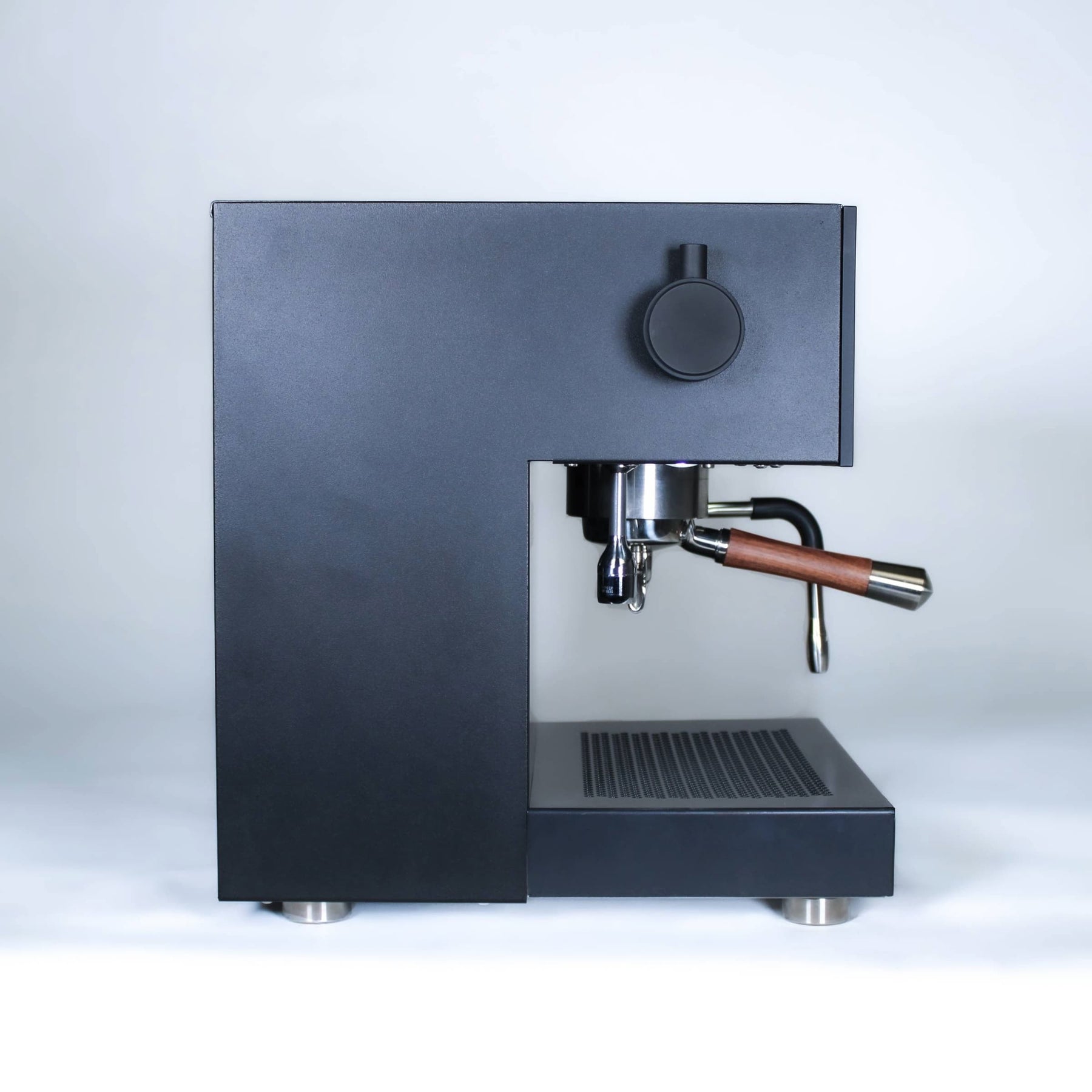 Side view of the arkel coast home coffee machine