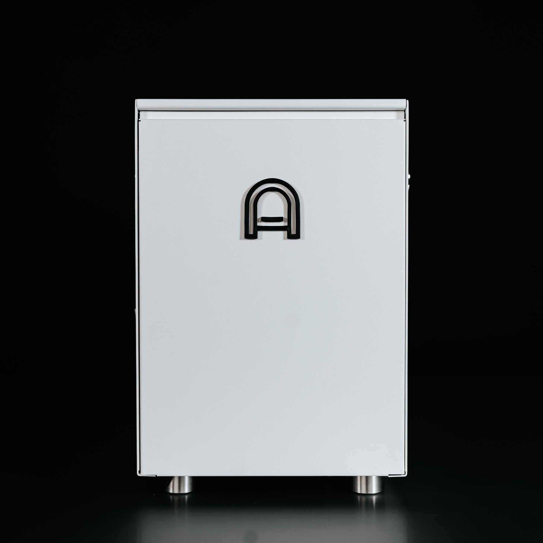 arkel tide white back of espresso machine with arkel logo